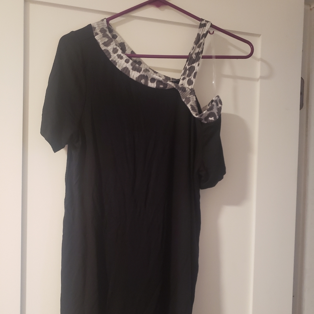 New HoneyMe Cold Shoulder Top
